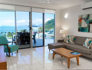 2 Bedroom Vue Trinity Beach Luxury Apartment