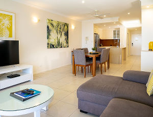 2 Bedroom Vue Trinity Beach Luxury Apartment